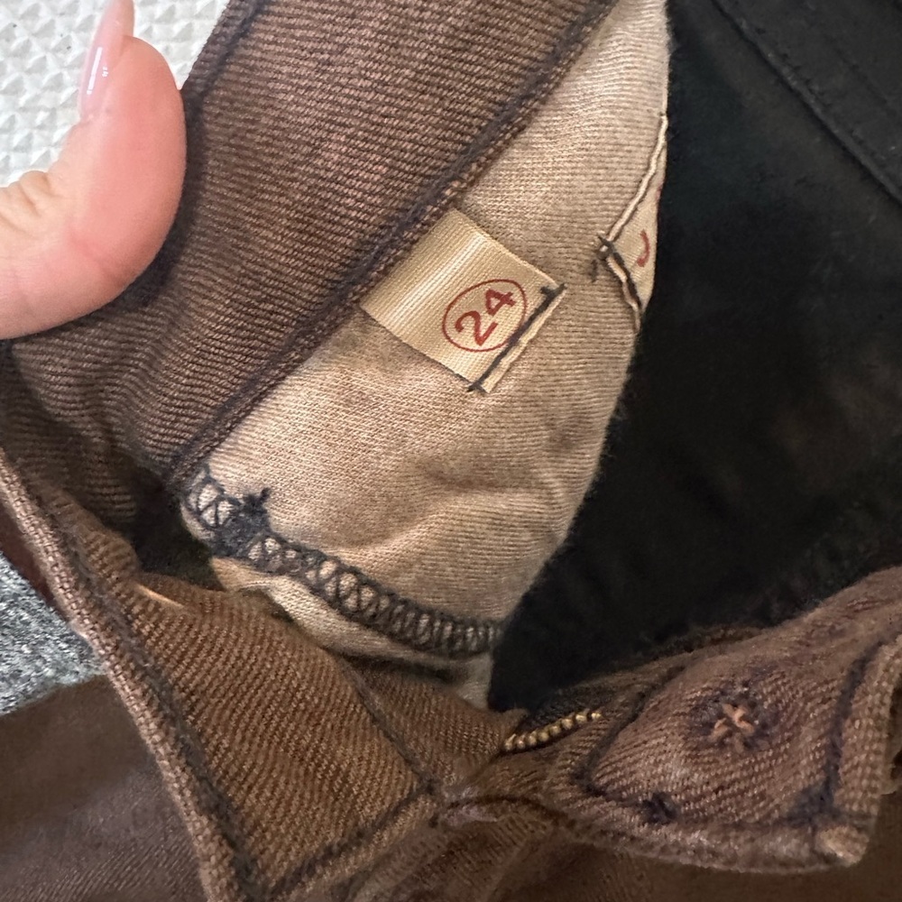Brown Jeans - Picture 3 of 4